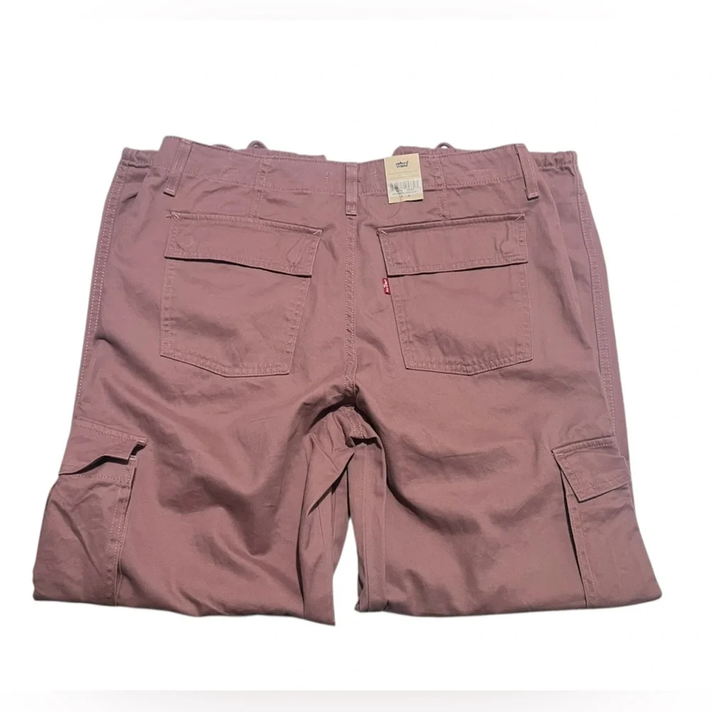 NWT Levi's Women's '94 Baggy Cargo, Rose Taupe - Picture 5 of 10
